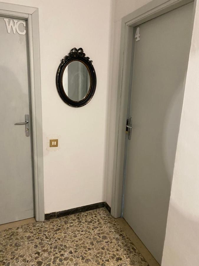 Отель Live In Pisa - 250M Dalla Stazione Centrale Di Пиза Экстерьер фото